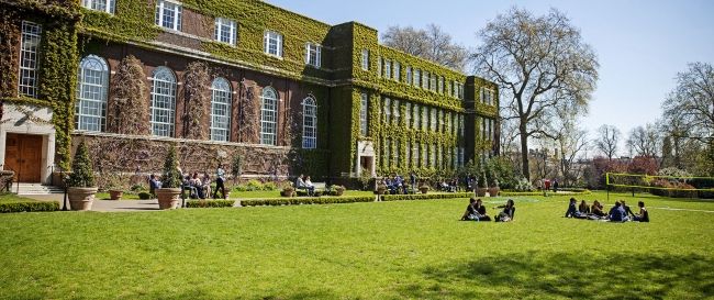 Campus Tuke Lawns Campus Tuke Lawns